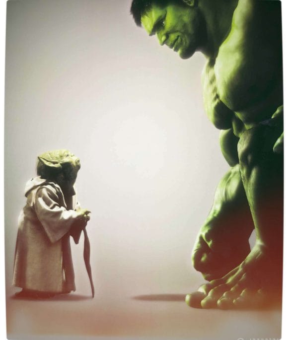 Vamers - Humour - Yoda Gives The Hulk Good Advice - Tiny Yoda